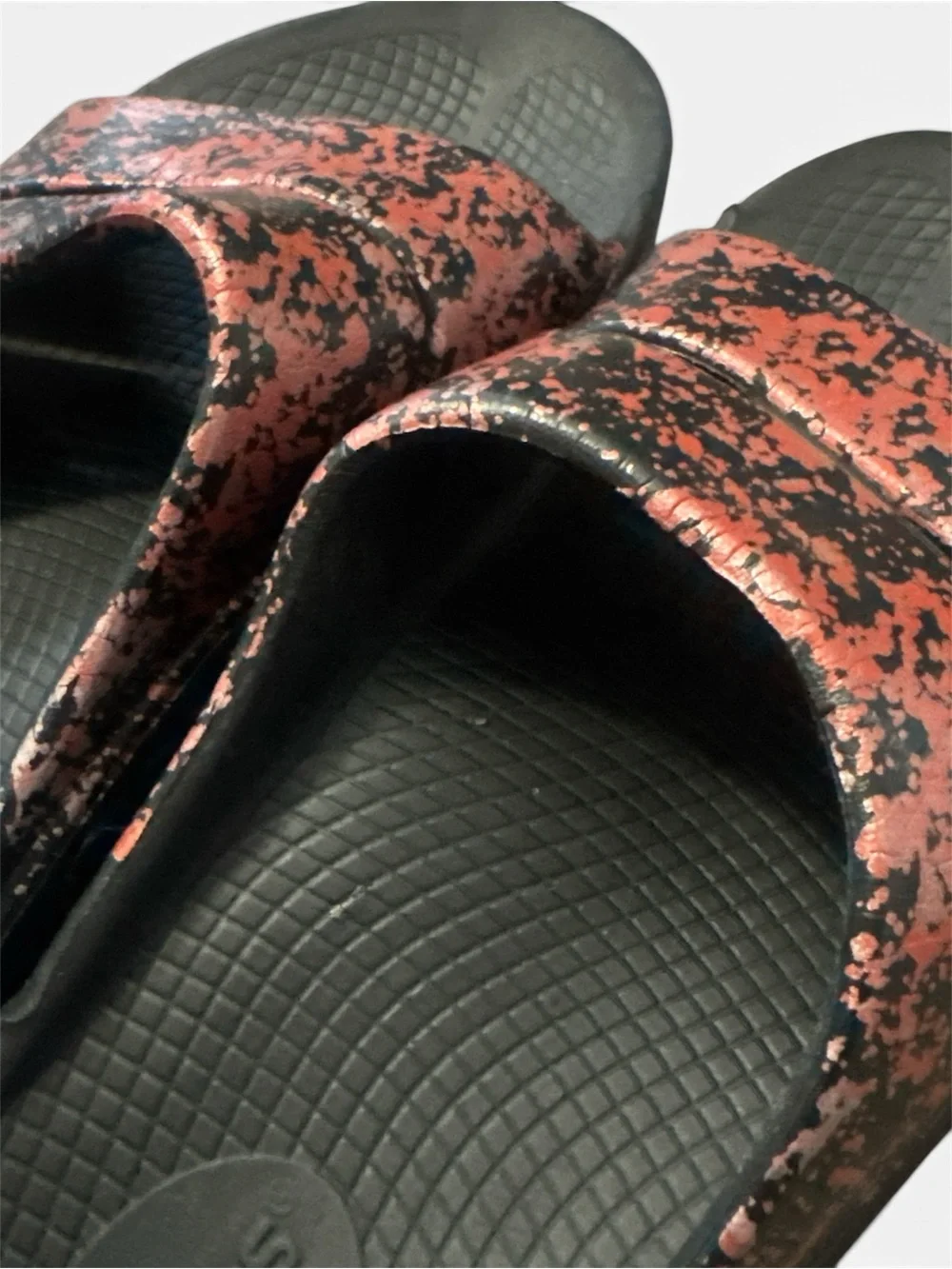 OOFOS- OOahh Limited 'Bellini Splash' in Women’s size 7